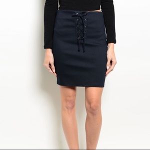 🛑Blow out sale! New lace up skirt
